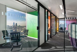 時(shí)尚辦公網(wǎng) 辦公設(shè)計(jì) 設(shè)計(jì)欣賞 處處皆景皆入畫(huà) 英國(guó)咨詢公司interim partners倫敦辦公設(shè)計(jì)欣賞